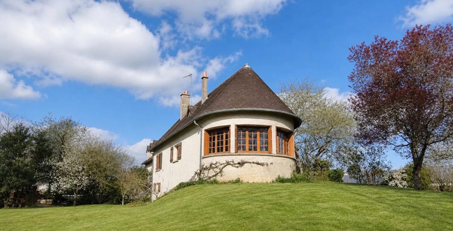 Proche La Bazoche Gouet, pavillon de belle qualité sur terrain très bien arboré — photo 1