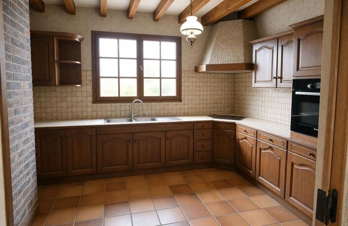 Proche La Bazoche Gouet, pavillon de belle qualité sur terrain très bien arboré — photo 5