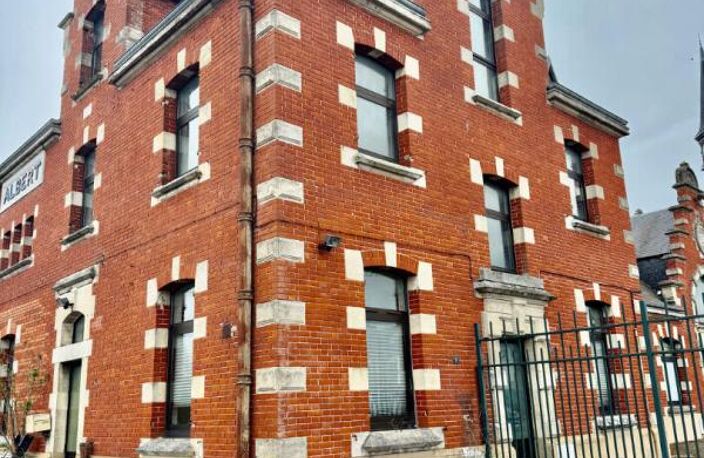 Immeuble Albert 16 pièce(s) 326 m2 . Bâtiment chargé d'histoire , Idéal  pour investisseur ou marchand de biens — photo 2