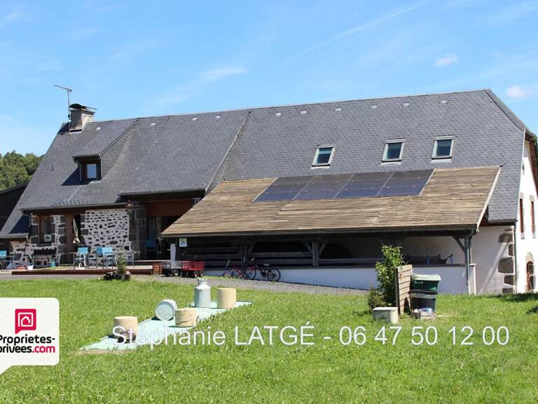 Propriété RARE et INSOLITE - Cantal (15) Vue exceptionnelle !! — photo 1