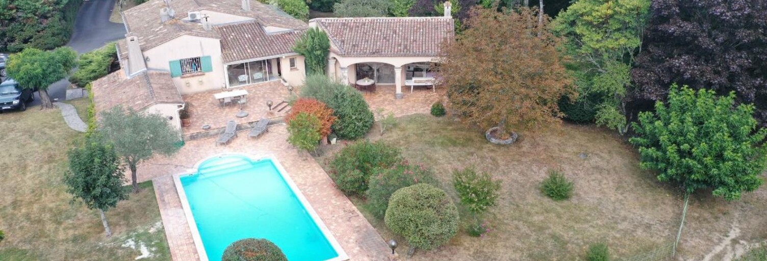Maison 6 Pièces 300 m² à vendre à Pugnac (33710)