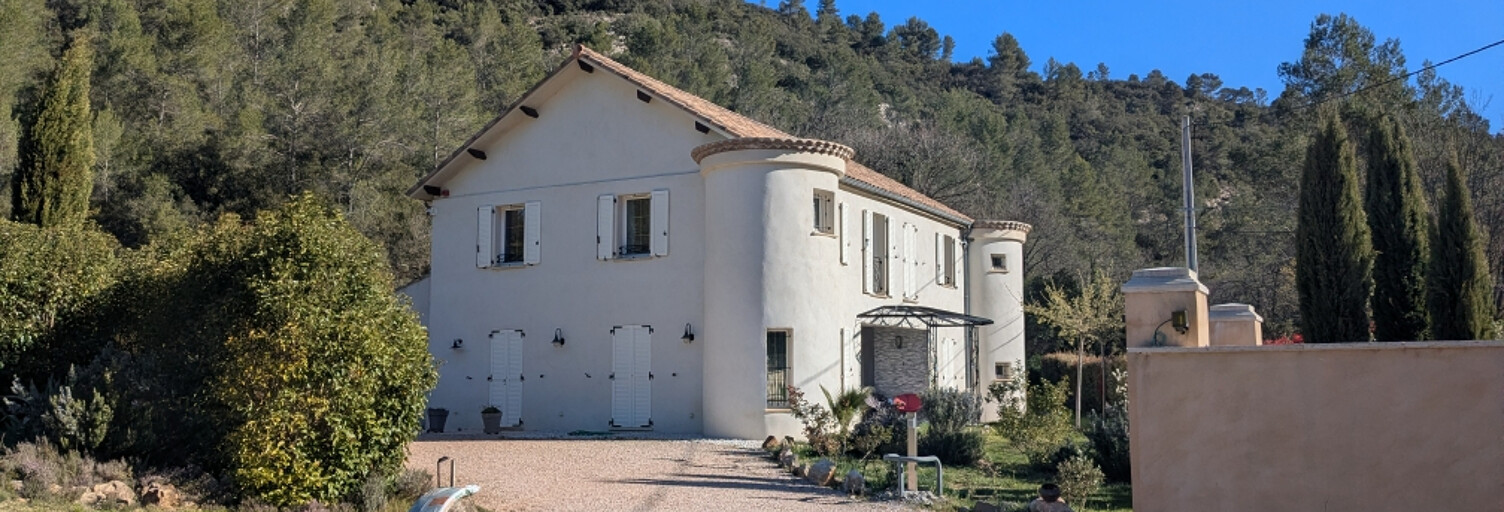 Maison 9 Pièces 305 m² à vendre à Vins-sur-Caramy (83170)