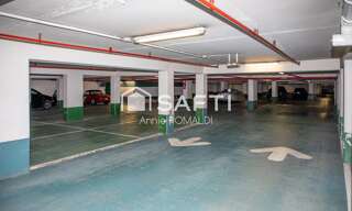 Garage  24 m² à vendre à Suresnes (92150)