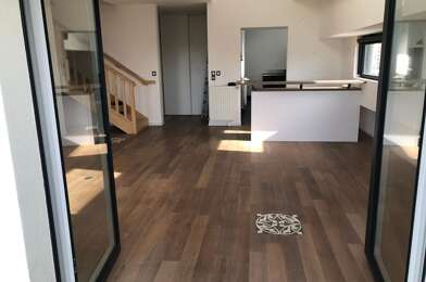 Appartement 3 pièces 374400 €