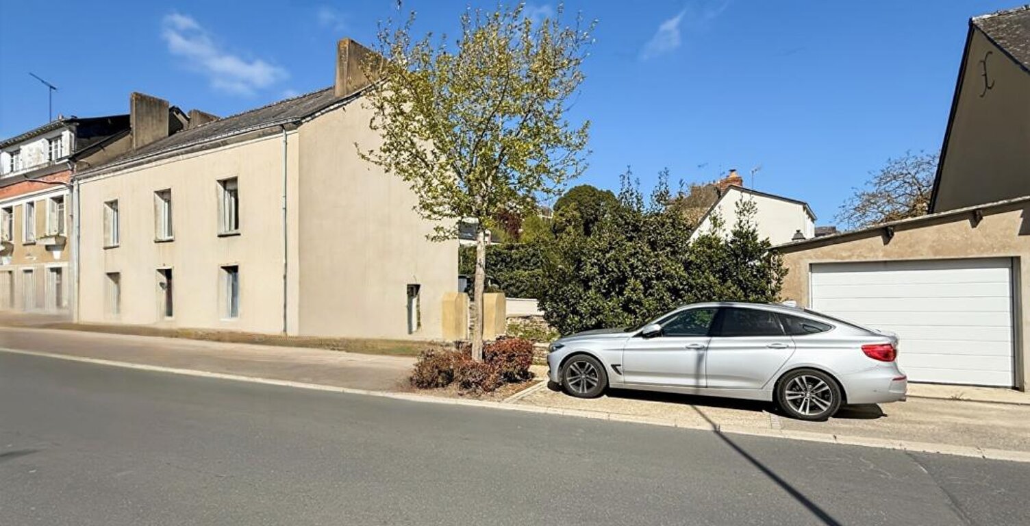 Maison à Pouancé Ombree D Anjou 6 pièce(s) 140 m2 - 4 Chambres — photo 1