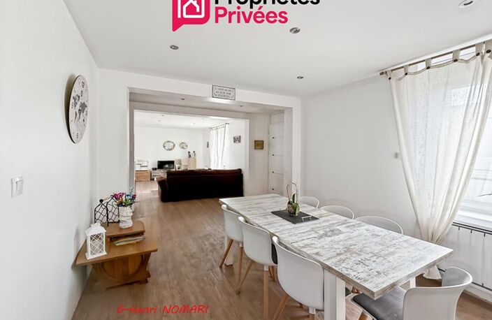 Maison à Pouancé Ombree D Anjou 6 pièce(s) 140 m2 - 4 Chambres — photo 2