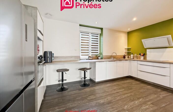 Maison à Pouancé Ombree D Anjou 6 pièce(s) 140 m2 - 4 Chambres — photo 3
