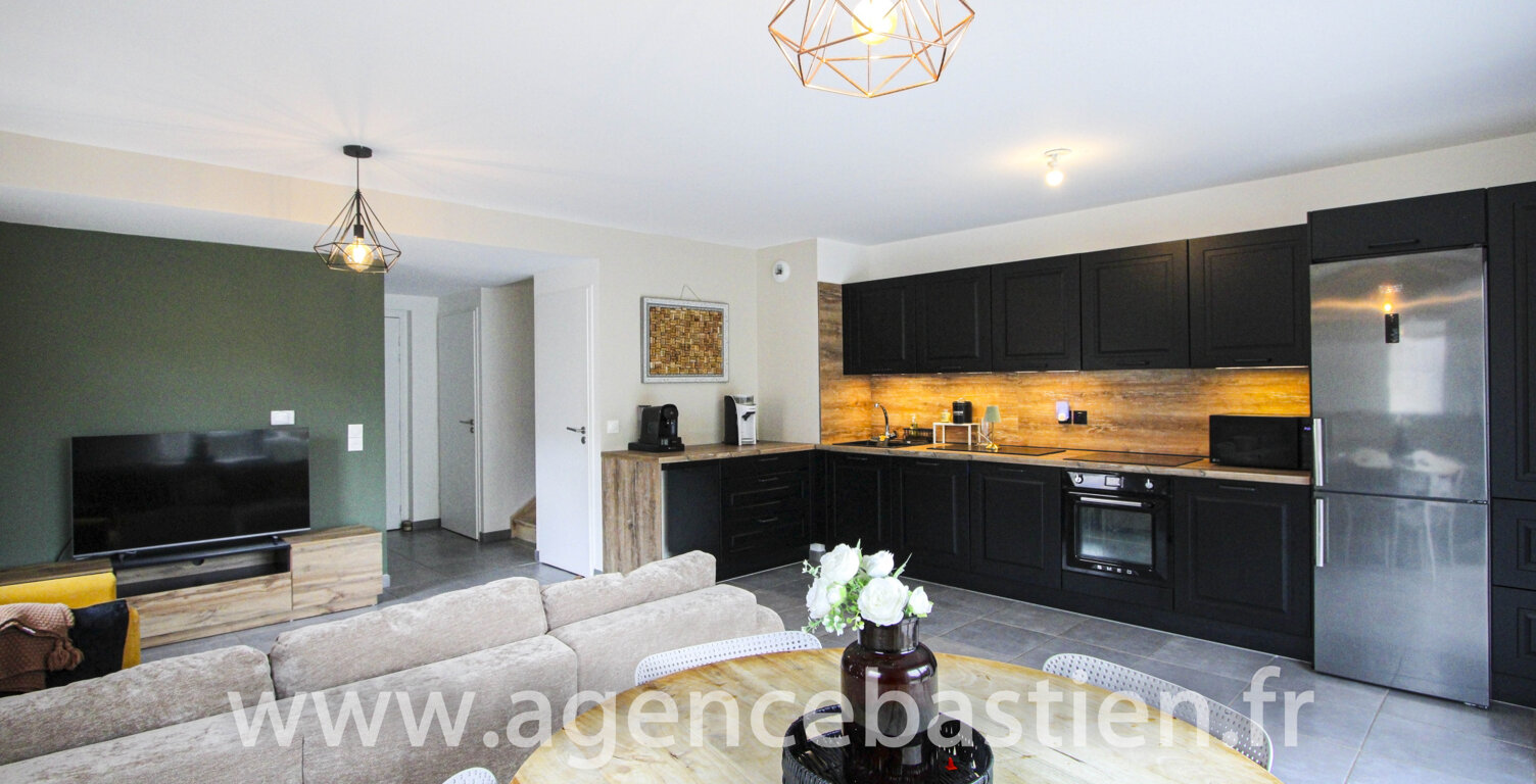 A LOUER - APPARTEMENT MEUBLE TYPE 4 - DUPLEX  DE 85.16m2 - T — photo 1