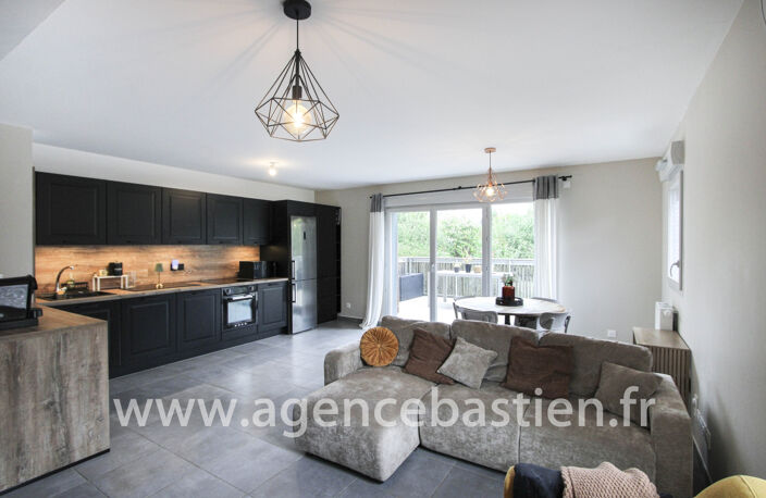 A LOUER - APPARTEMENT MEUBLE TYPE 4 - DUPLEX  DE 85.16m2 - T — photo 2