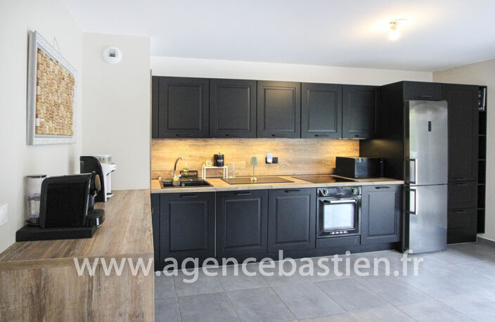 A LOUER - APPARTEMENT MEUBLE TYPE 4 - DUPLEX  DE 85.16m2 - T — photo 3
