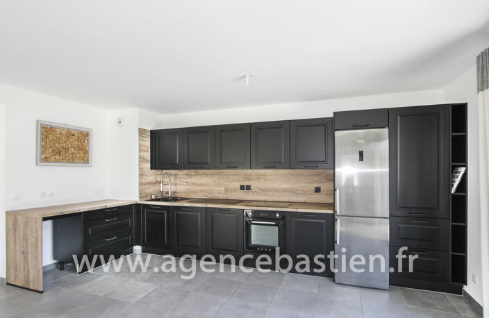 A LOUER - APPARTEMENT MEUBLE TYPE 4 - DUPLEX  DE 85.16m2 - T — photo 4
