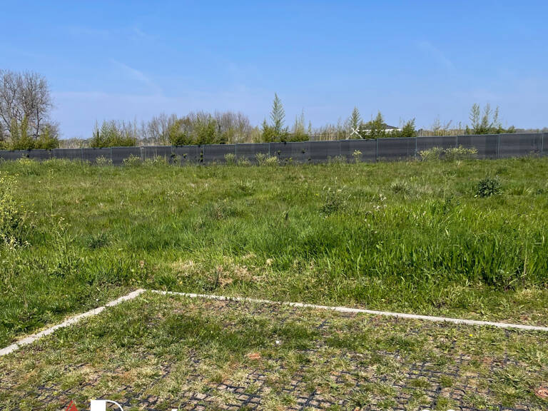 TERRAIN A BATIR 750M2 - SUR COTEAUX - PLAT- VIABILISE — photo 1