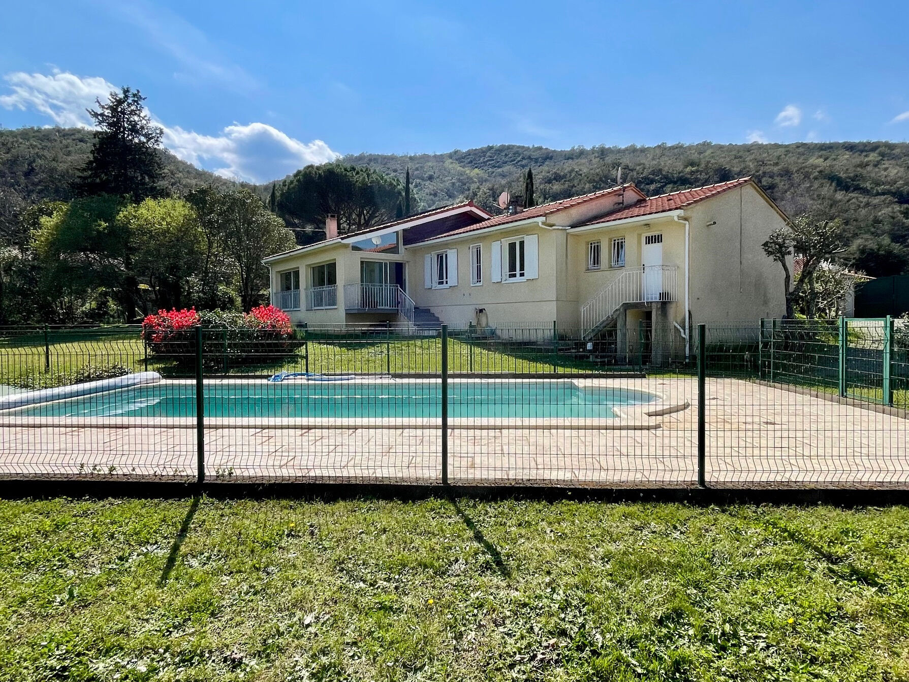 Villa / Maison  T8 à vendre Reynès 66400