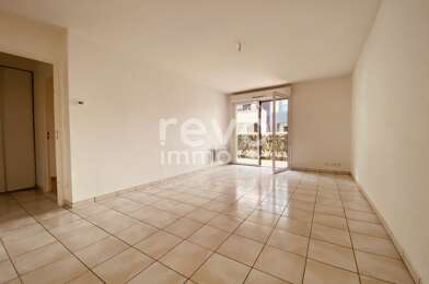 Appartement 4 pièces 802 €