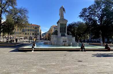 Commerce  430000 €