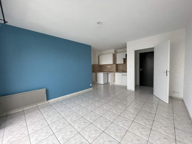 T2 lumineux - ONET LE CHATEAU — photo du bien