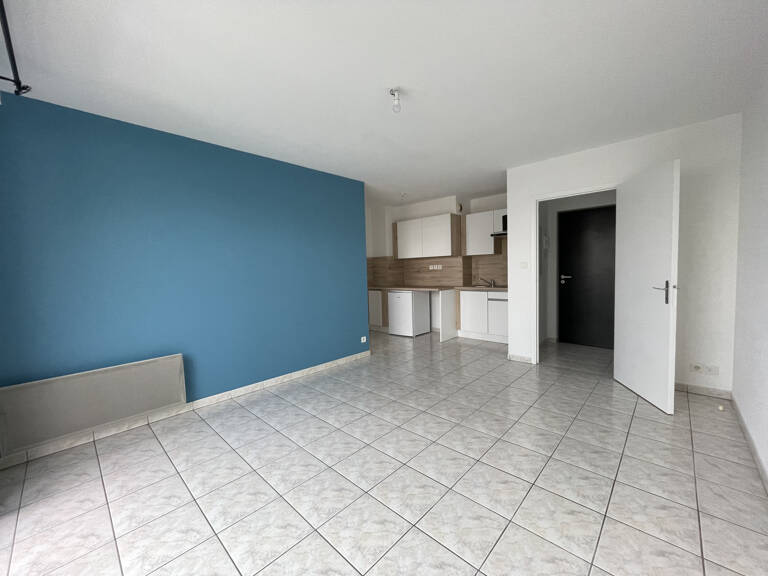 T2 lumineux - ONET LE CHATEAU — photo 1