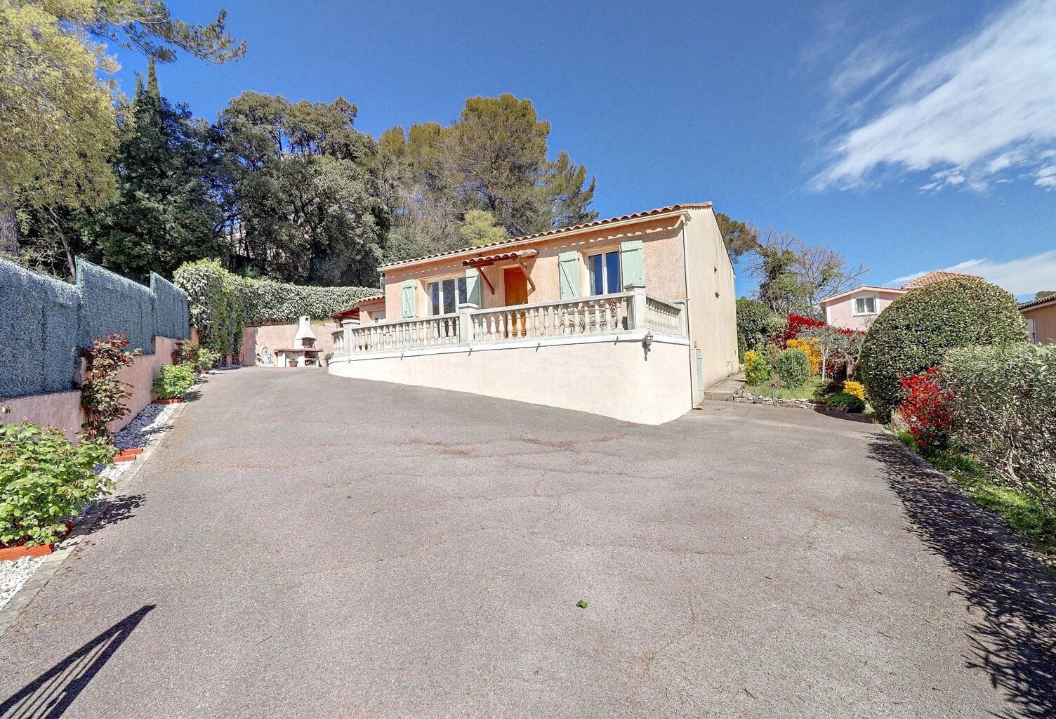 DRAGUIGNAN MAISON PLAIN-PIED T4 -78 M²- 2 CHAMBRES-BUREAU- GARAGE-501 M2 TERRAIN — photo 1