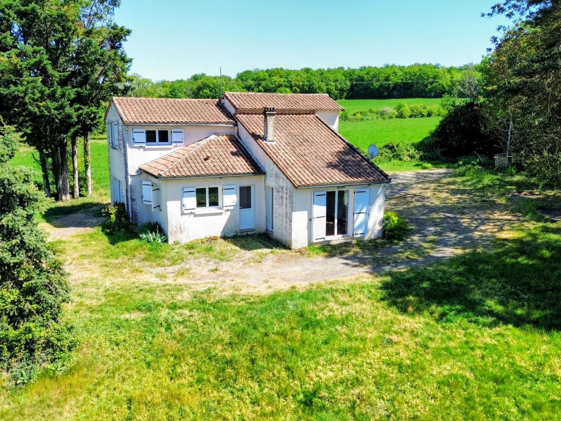 Maison 4 pièces 107 m² · à Valdivienne · 107 m² · 137 000 €