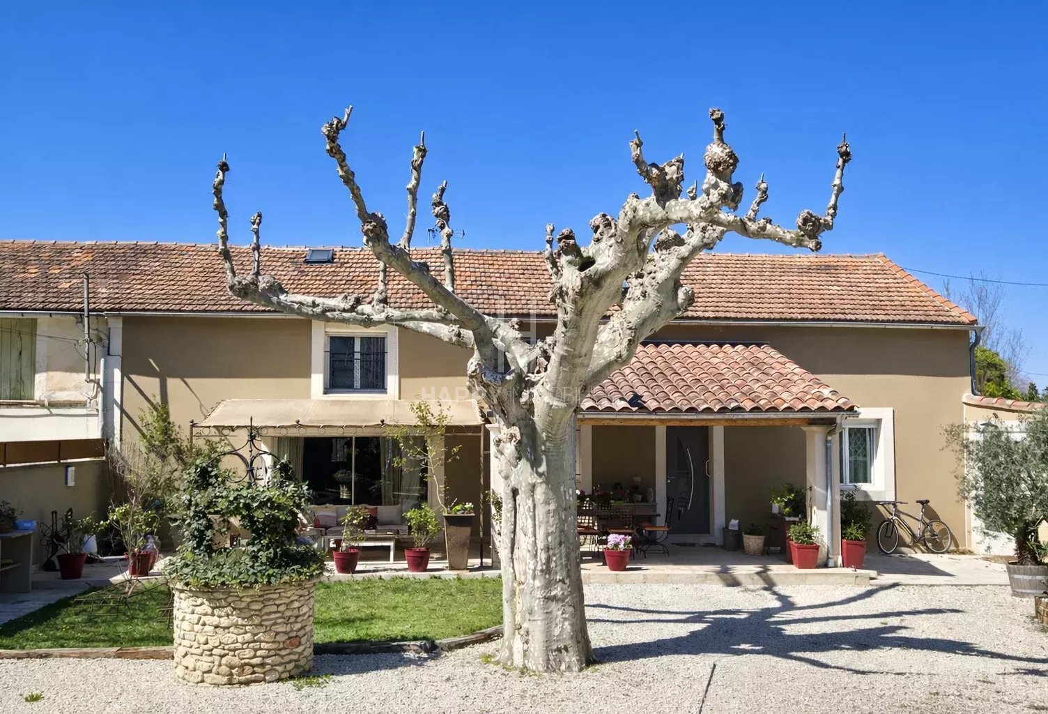 Maison Mollégès — photo 1