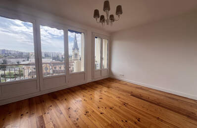 À Caluire-Et-Cuire (69), grand appartement avec balcon à ven — photo du bien