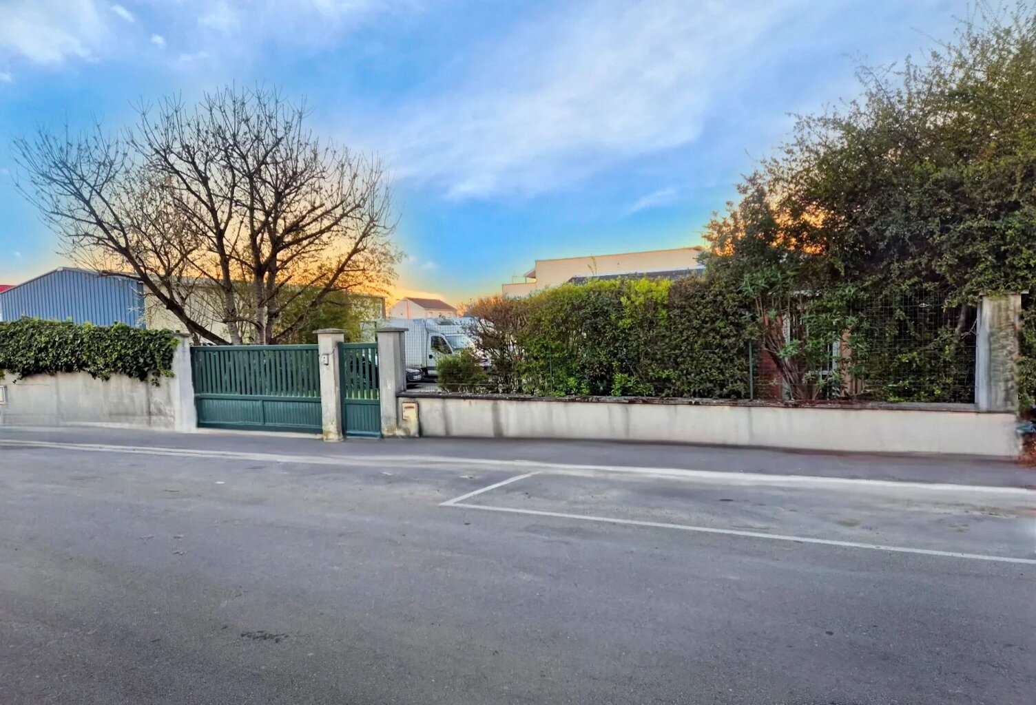 MAISON ET LOCAL PROFESSIONNEL — photo 1