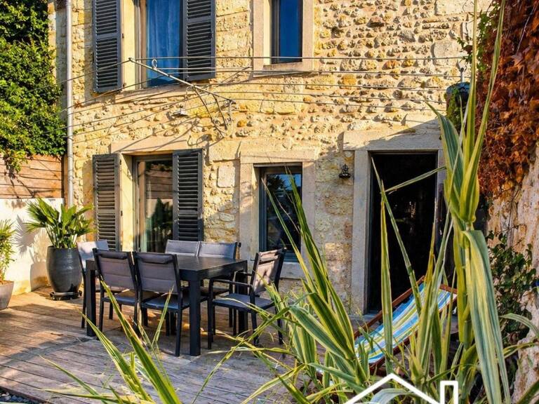 Maison en pierre avec piscine et cachet unique — photo 1
