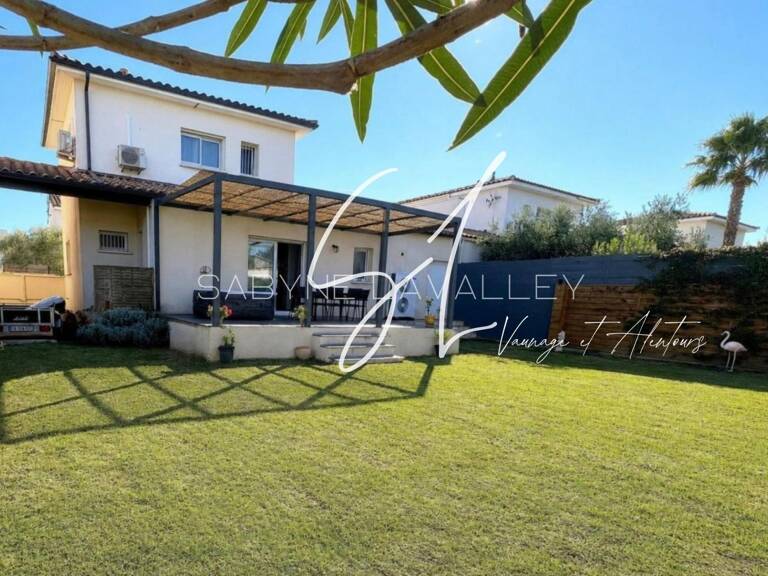 La VILLA YVANA, une maison pensée pour la vie de famille, où confort, simplicité et moments partagés se conjuguent au quotidien. — photo 1