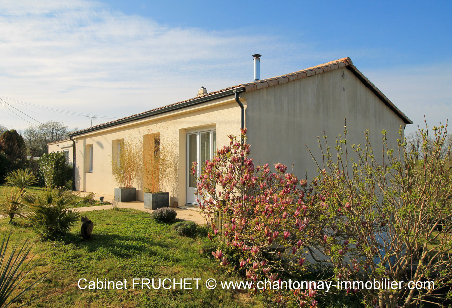CHANTONNAY - Maison de plain-pied avec sous-sol — photo 1