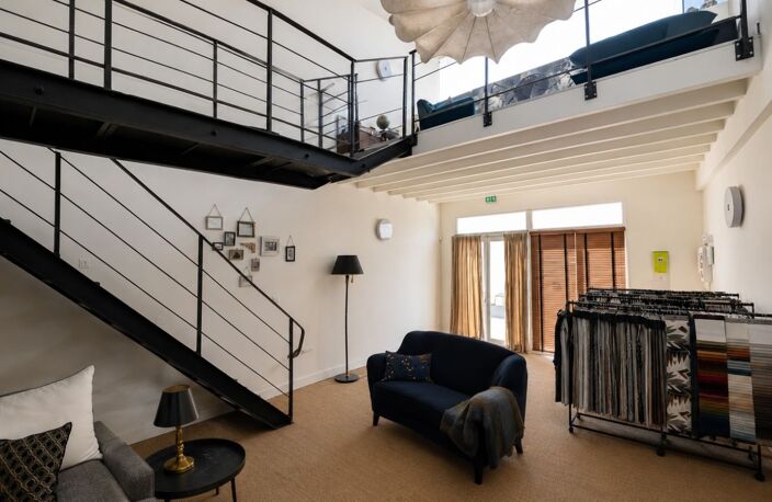 Local commercial — photo 2