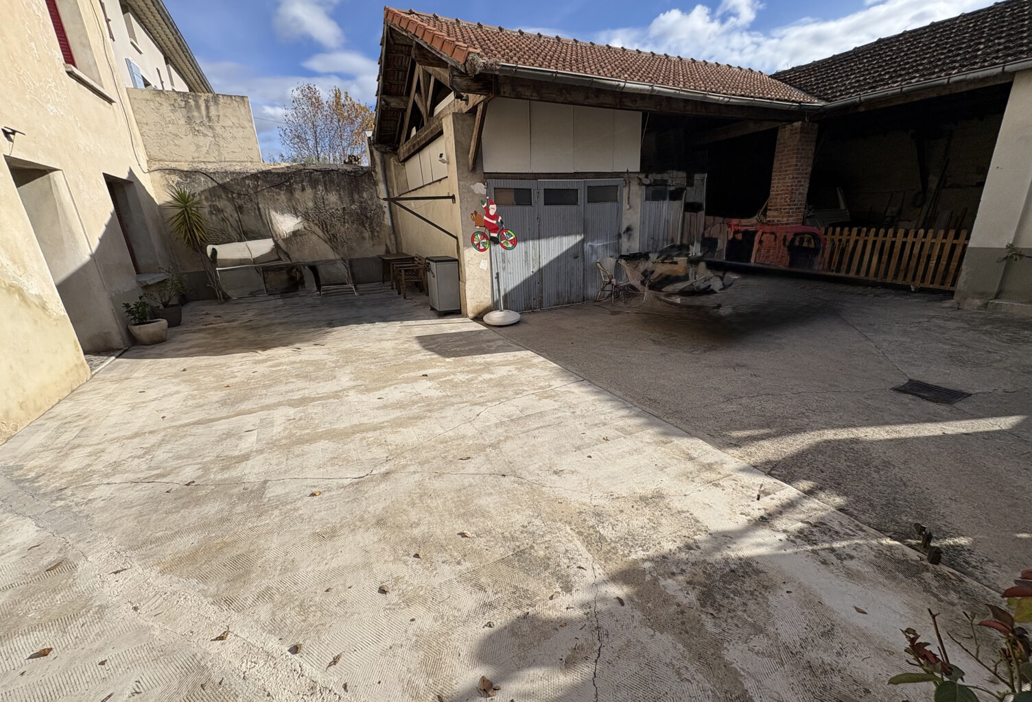 Rare à Pernes ! T3 + Garage + Hangar, énorme potentiel au ce — photo 1