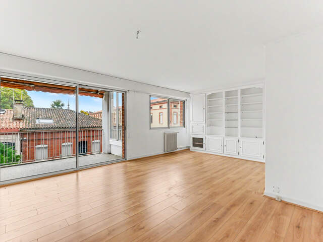 Appartement T4 de 118 m2 avec terrase de 30 m2 et 2 places d — photo du bien