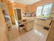 Propriété 6 chambres avec 3 garages sur 2105m2 de terrain à — photo 3