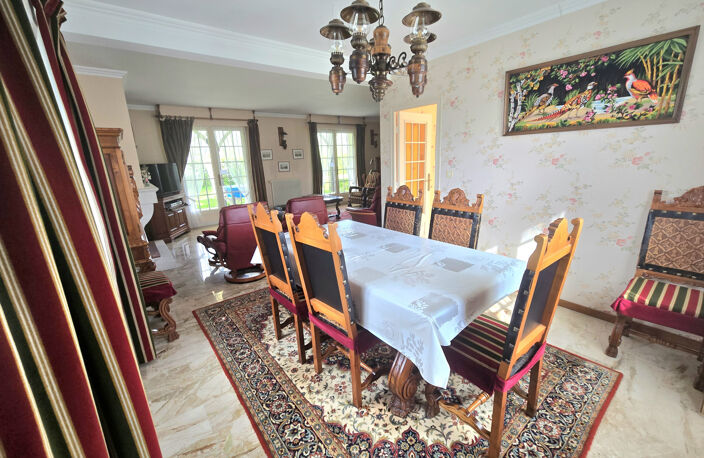 Propriété 6 chambres avec 3 garages sur 2105m2 de terrain à — photo 5