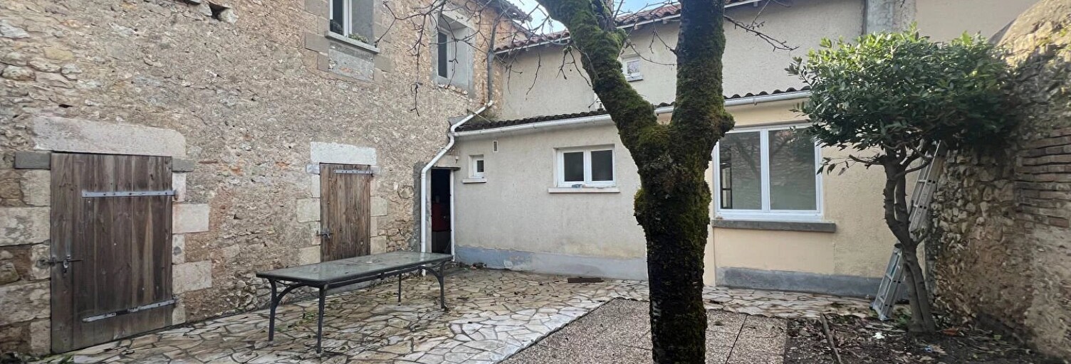 Maison 9 Pièces 211 m² à vendre à Lussac-les-Châteaux (86320)