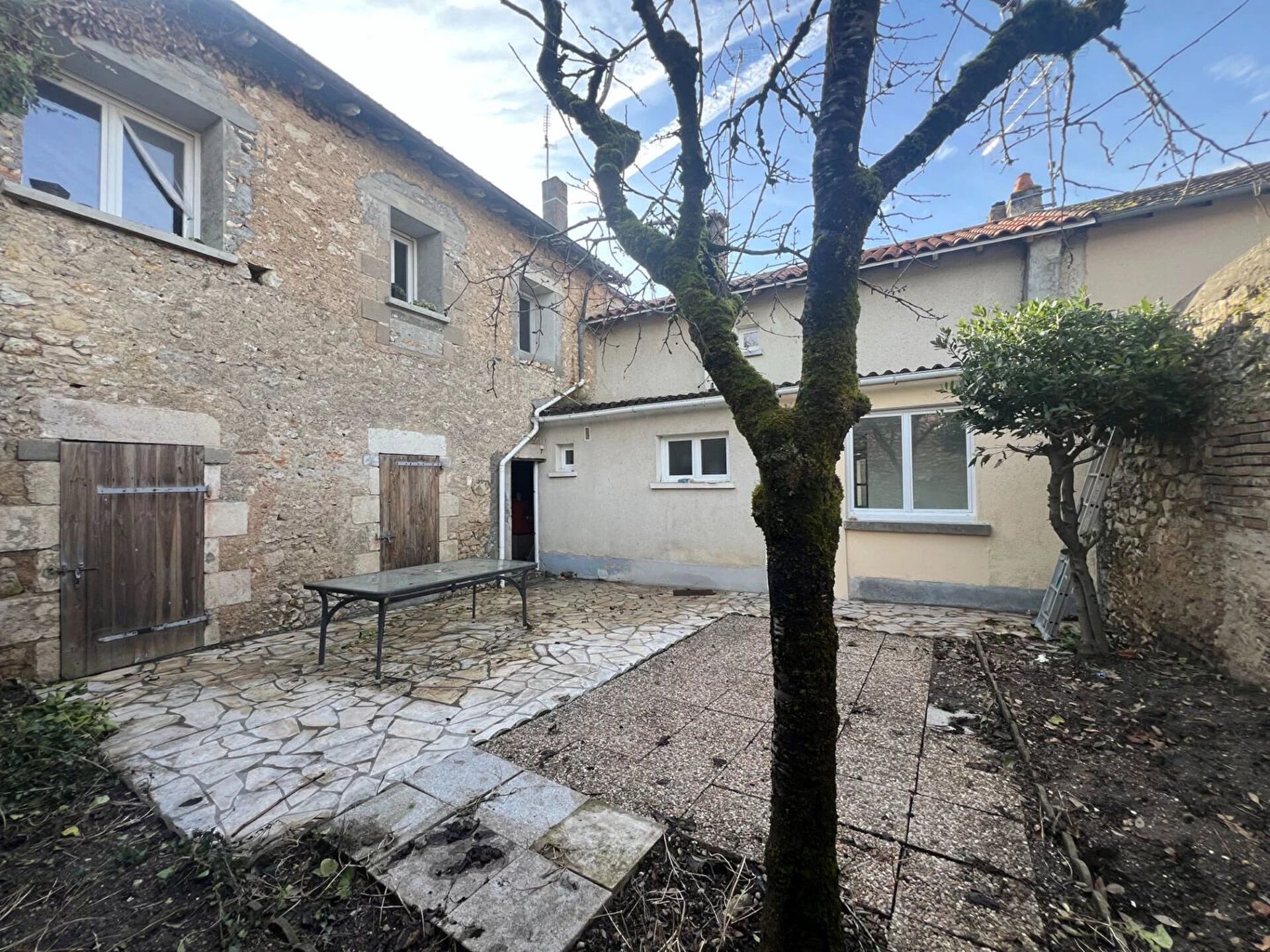 Maison 9 pièces 211 m² · à Lussac-les-Châteaux · 211 m² · 276 000 €