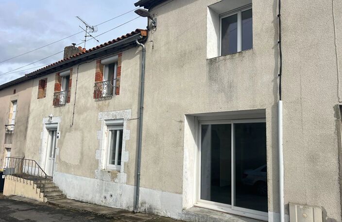 Ensemble immobilier à Lussac-les-Châteaux .Idéal investisseur — photo 2