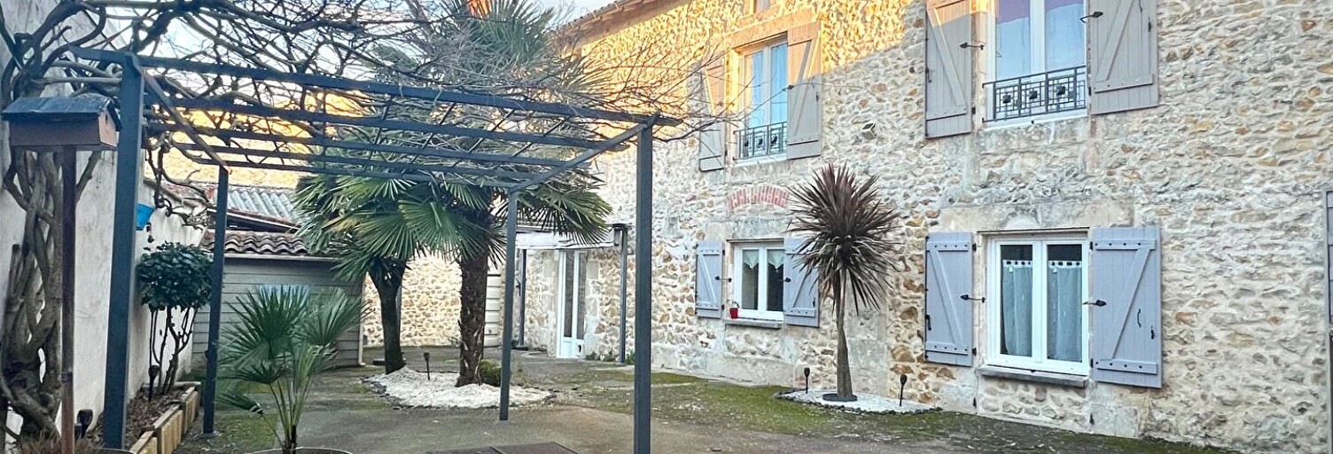 Maison 8 Pièces 137 m² à vendre à Lhommaizé (86410)
