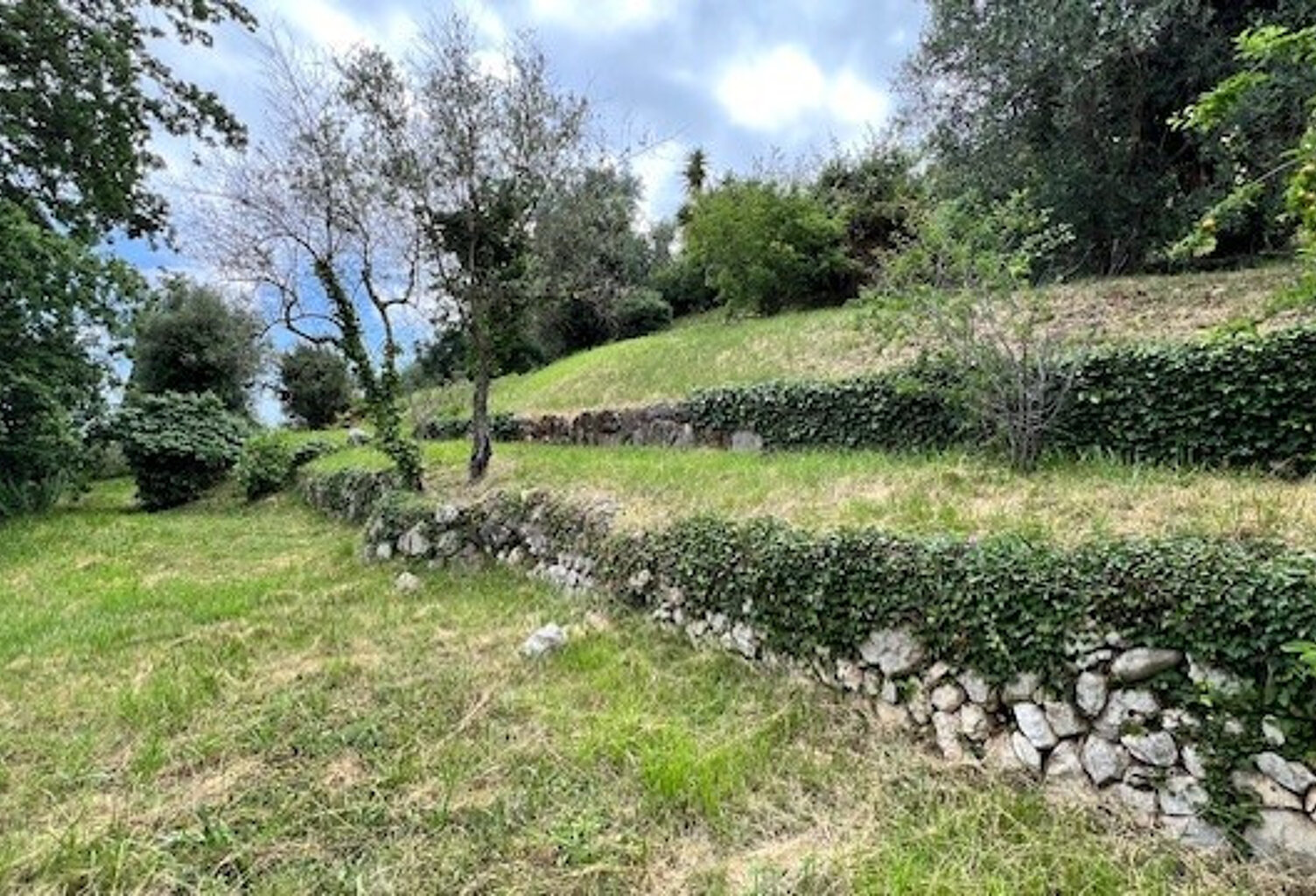 TERRAIN A BATIR 1028 m2 — photo 1