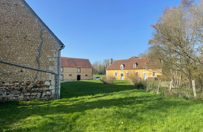 Cour Maugis sur Huisne, ancien logis du XVII ème avec ses co — photo 2