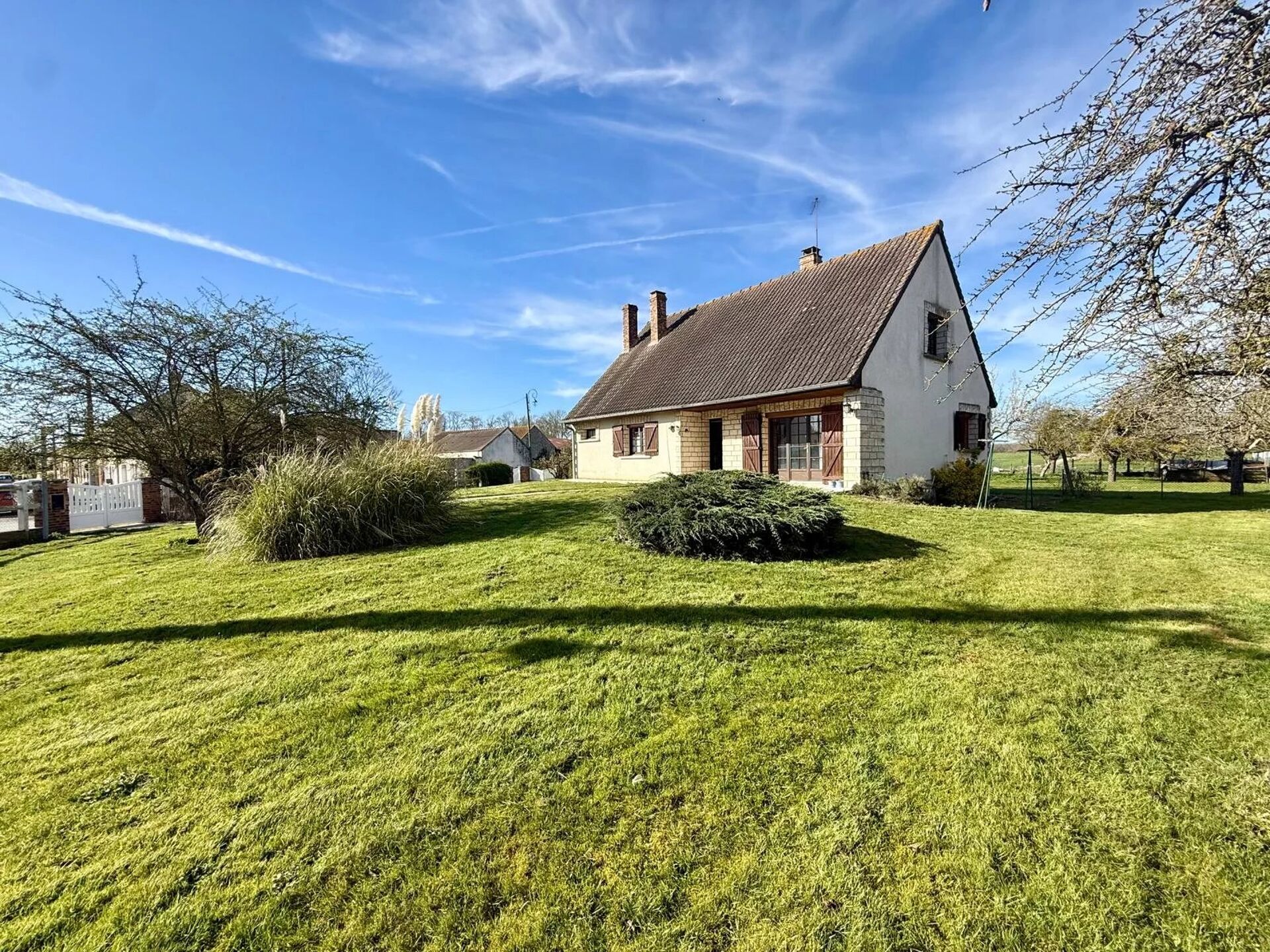 Maison 5 pièces 98 m² · à Les Écrennes · 98 m² · 260 000 €