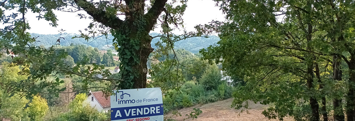 Terrain  1955 m² à vendre à Livinhac-le-Haut (12300)