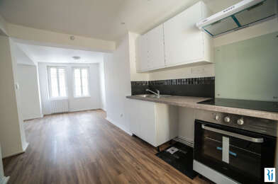 Appartement 3 pièces 740 €