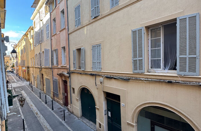 AIX-EN-PROVENCE CENTRE VILLE - GRAND T1 37M² - AU CALME — photo 4