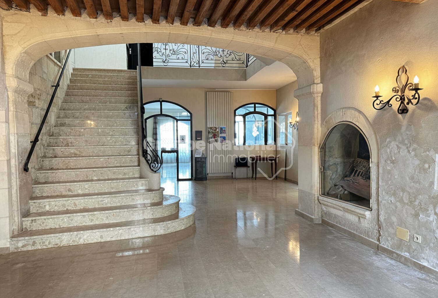 Immeuble historique - Tarascon — photo 1