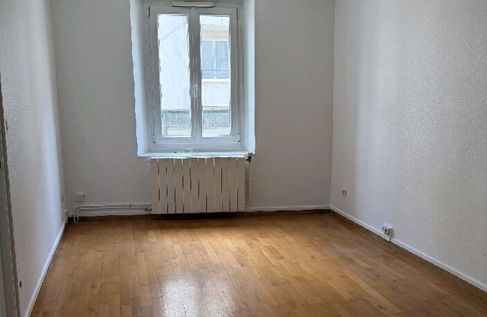 Location appartement 4 pièces 58 m² à Bondy (93140) — photo 2