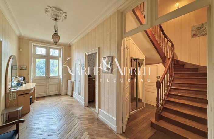 CHARME ET AUTHENTICITÉ POUR CETTE MAISON BOURGEOISE DE CENTRE VILLE — photo 3
