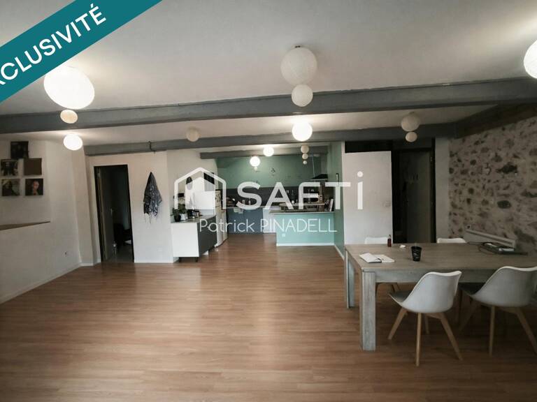 Maison d'habitation en trois faces, avec deux logements : un T5 avec quatre chambres, grande pièce de vie et T2 loué à l'année avec entrée indépendante — photo 1