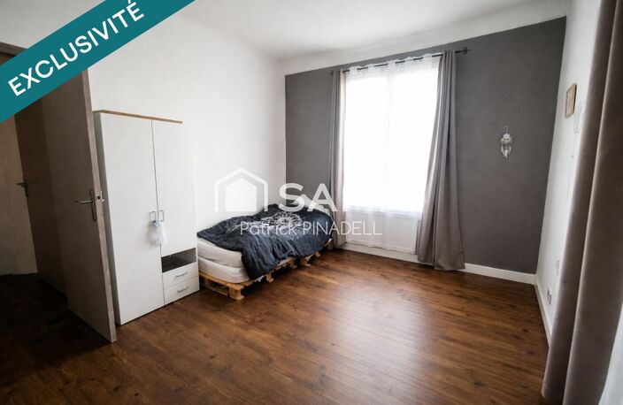 Maison d'habitation en trois faces, avec deux logements : un T5 avec quatre chambres, grande pièce de vie et T2 loué à l'année avec entrée indépendante — photo 5