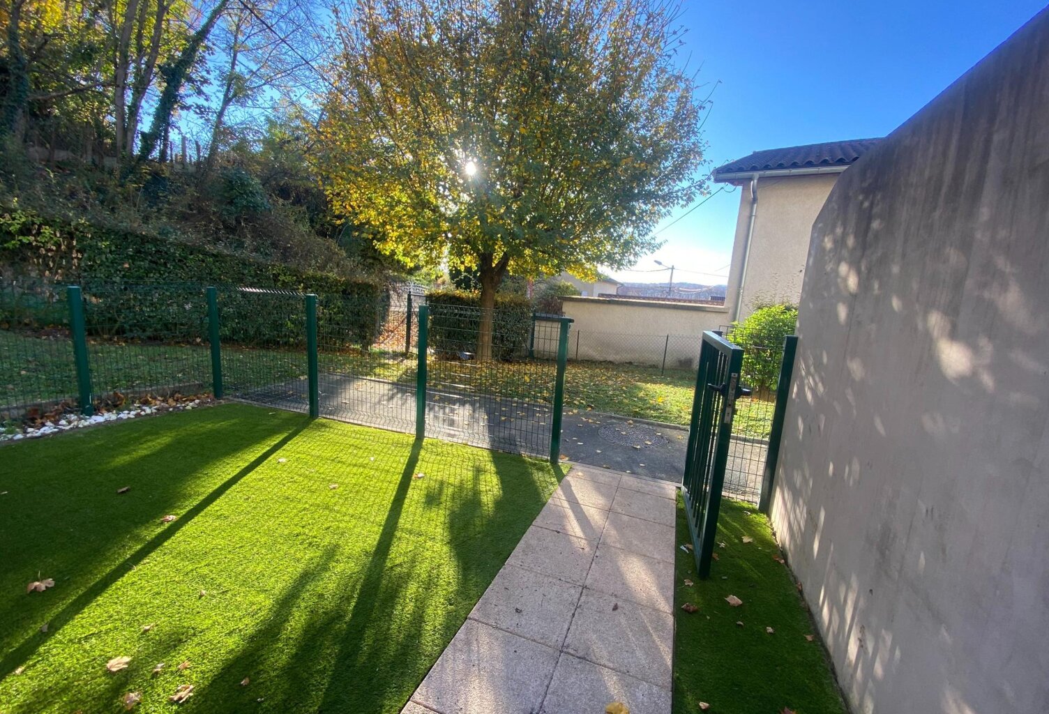 5mn VILLEFRANCHE Type 3 de 63m² hab. en duplex avec jardin et garage. — photo 1